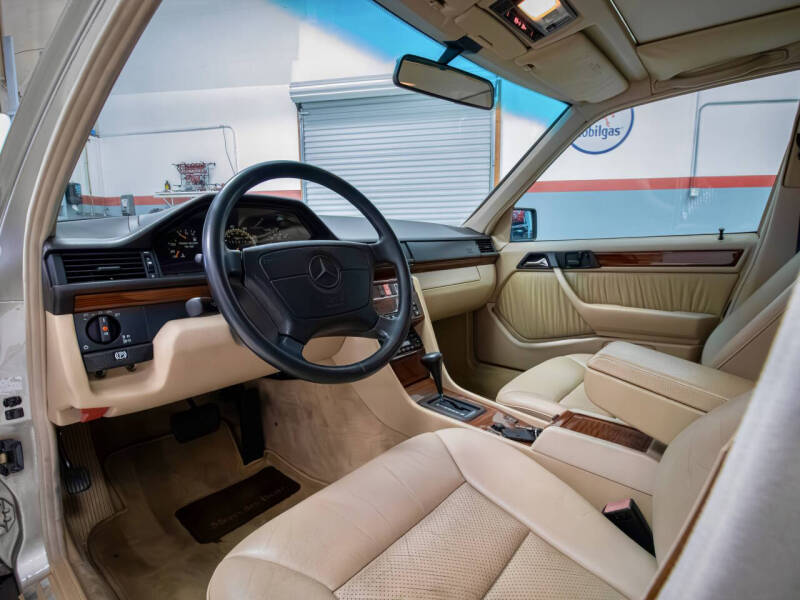 1994 Mercedes-Benz E-Class E 320