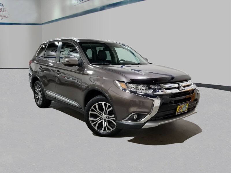 2017 Mitsubishi Outlander for sale at Saccucci's Of Schaumburg in Schaumburg, IL