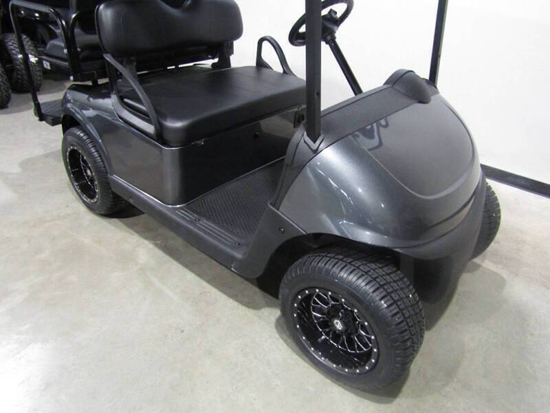 2020 E-Z-GO RXV