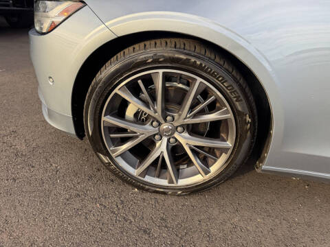 2018 Volvo S90 T5 Momentum