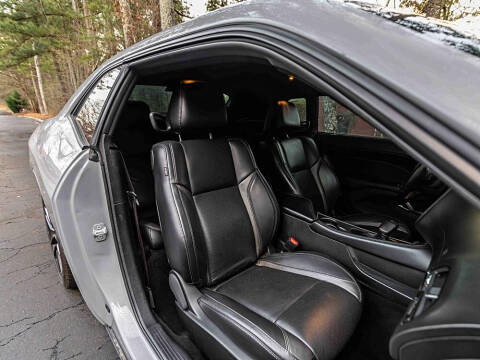 2021 Dodge Challenger SXT
