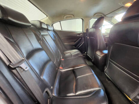 2018 Mazda MAZDA3 Touring