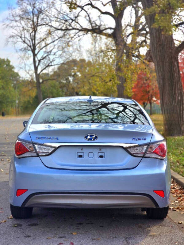 2012 Hyundai Sonata Hybrid Base photo 9