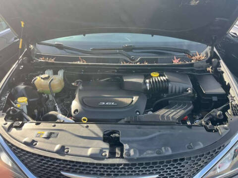 2017 Chrysler Pacifica Touring-L Plus