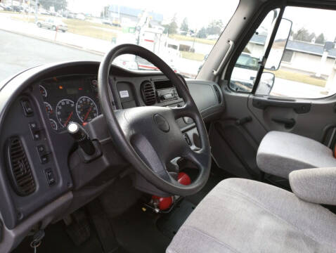 2014 Freightliner M2 106