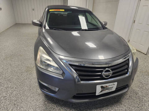 2014 Nissan Altima for sale at LaFleur Auto Sales in North Sioux City SD