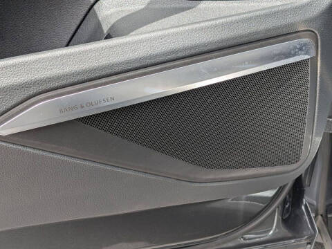 2019 Audi e-tron quattro Prestige