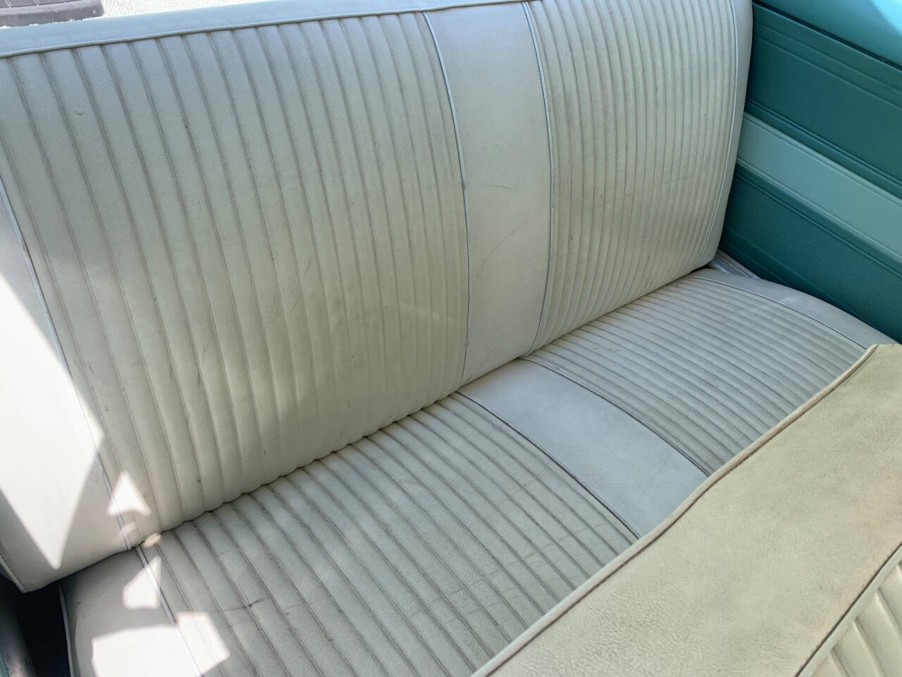 1965 Chevrolet Corvair 500 20