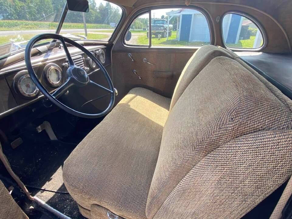 1937 Oldsmobile Cutlass 28