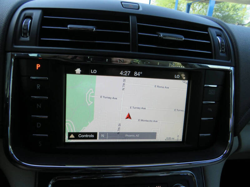 2017 Lincoln Continental Select