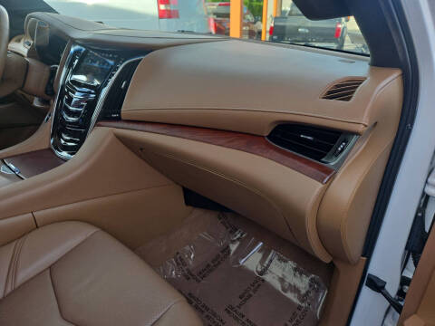 2017 Cadillac Escalade Platinum