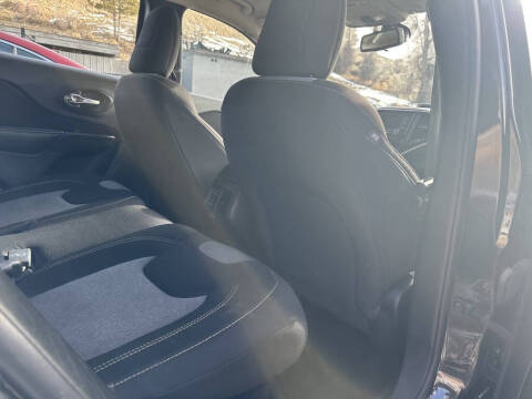 2016 Jeep Cherokee Sport