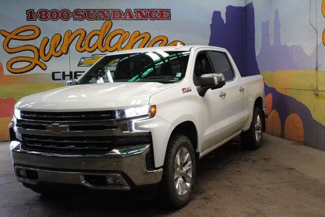 Used 2020 Chevrolet Silverado 1500 LTZ with VIN 3GCUYGED4LG112170 for sale in Grand Ledge, MI