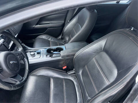 2017 Jaguar XE 35t Prestige