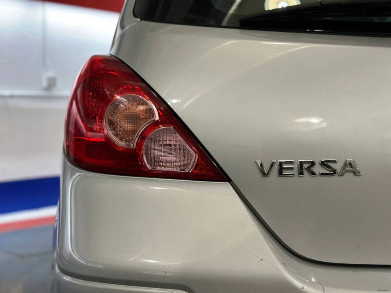 2011 Nissan Versa 1.8 S