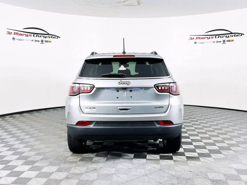 2022 Jeep Compass Latitude Lux
