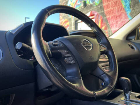 2019 Nissan Pathfinder SL