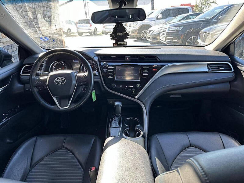 2018 Toyota Camry SE