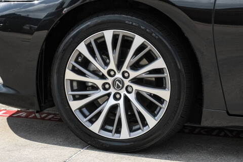 2020 Lexus ES 300h