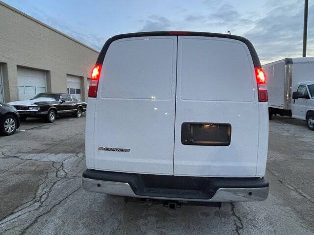 2025 Chevrolet Express 2500
