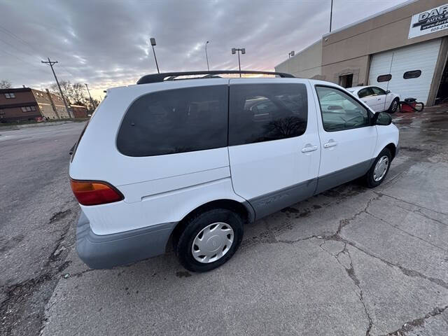 1998 Toyota Sienna LE