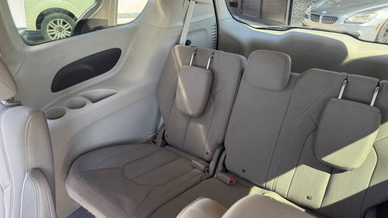 2017 Chrysler Pacifica LX
