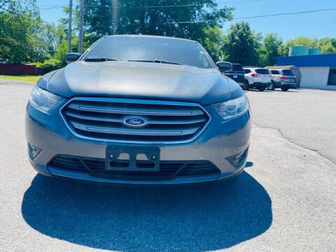 2015 Ford Taurus SEL