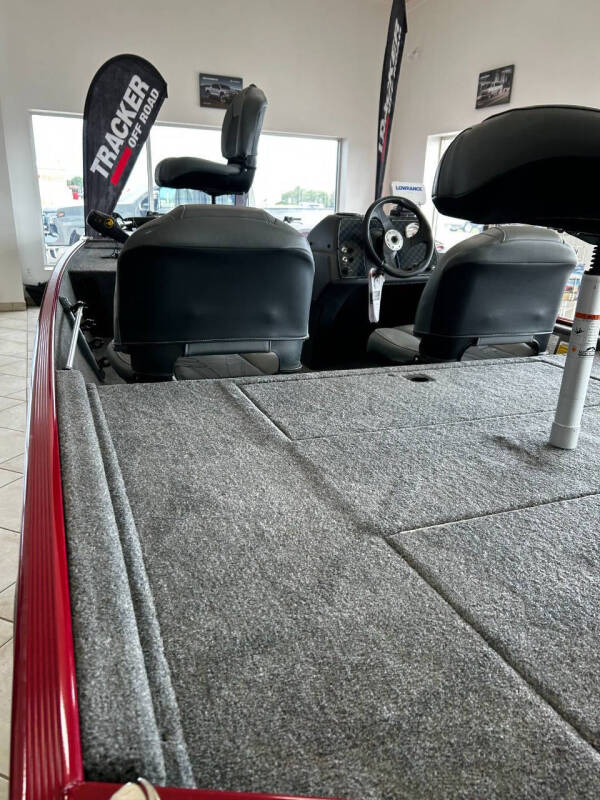 2024 Tracker Bass Tracker Classic XL