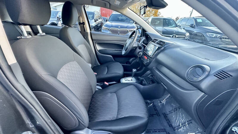 2024 Mitsubishi Mirage ES