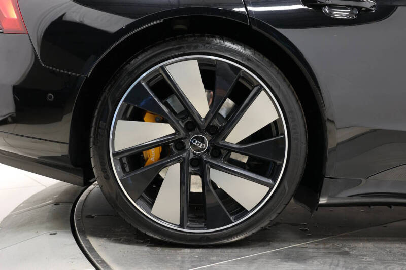 2022 Audi RS e-tron GT quattro