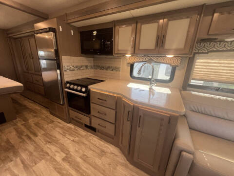 2021 Thor Motor Coach Hurricane