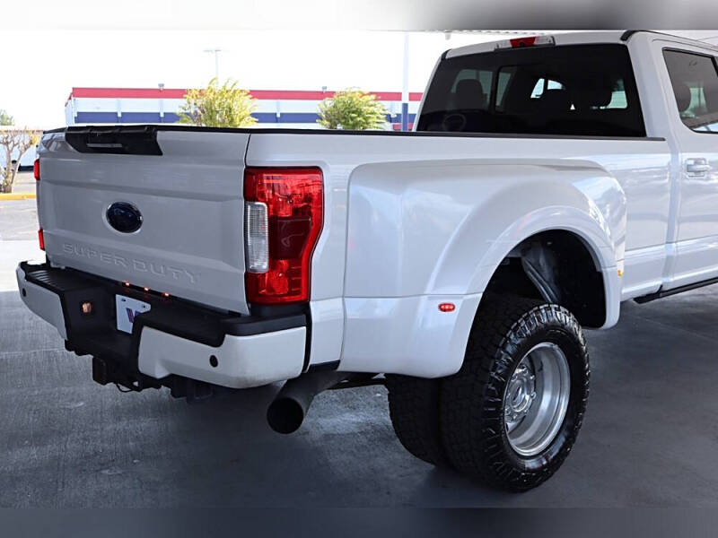 2017 Ford F-350 Super Duty Lariat