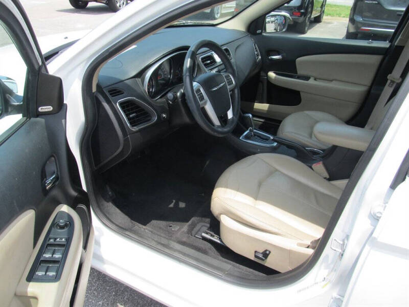 2014 Chrysler 200 Limited