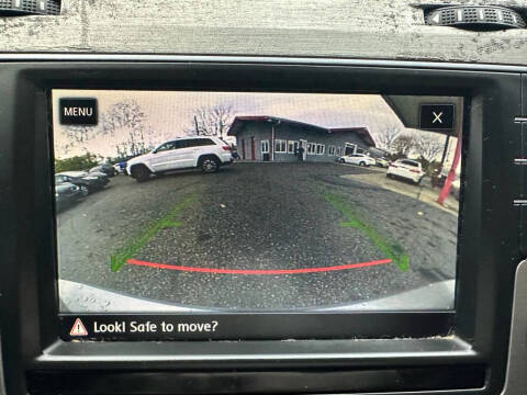 2017 Volkswagen Golf SportWagen