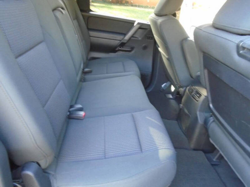 2012 Nissan Titan SV