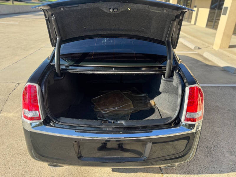 2012 Chrysler 300 Limited