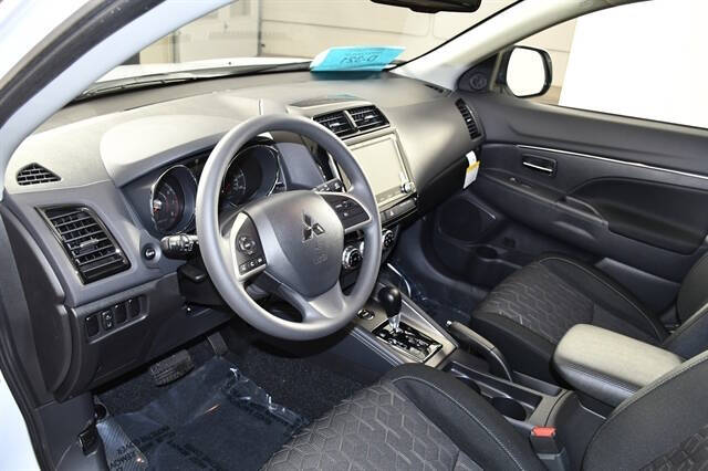 2026 Mitsubishi Outlander Sport ES