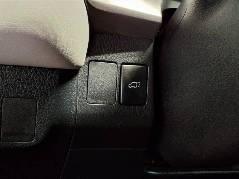 2017 Toyota RAV4 Hybrid XLE