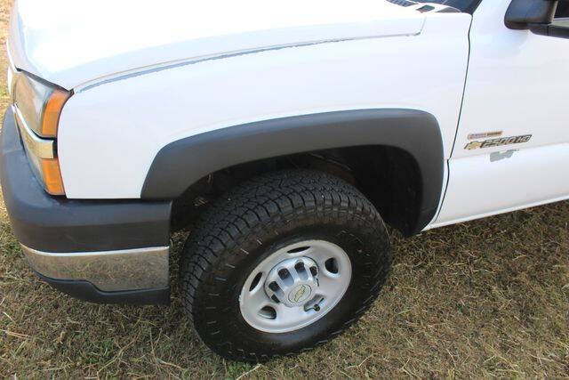 2006 Chevrolet Silverado 2500HD Work photo 10