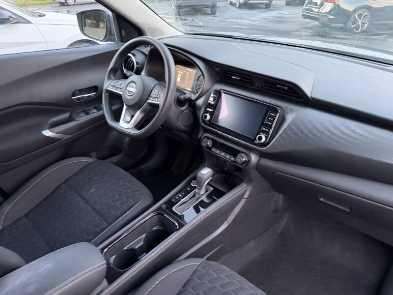 2022 Nissan Kicks SV