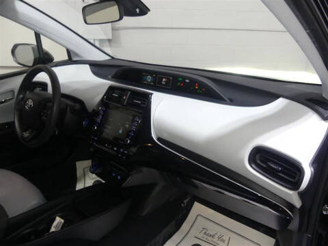 2022 Toyota Prius LE