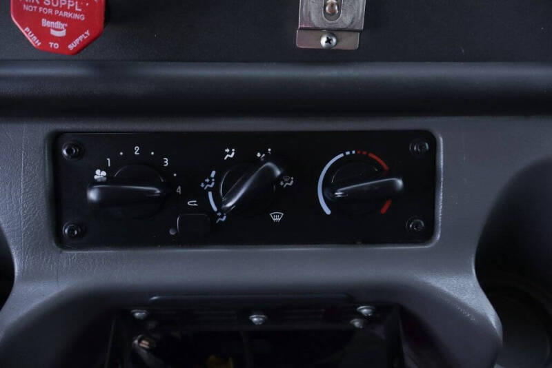 2013 Freightliner M2 112