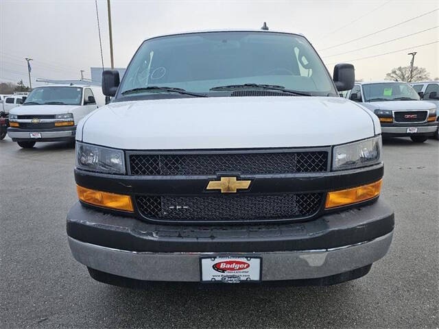 2025 Chevrolet Express 3500