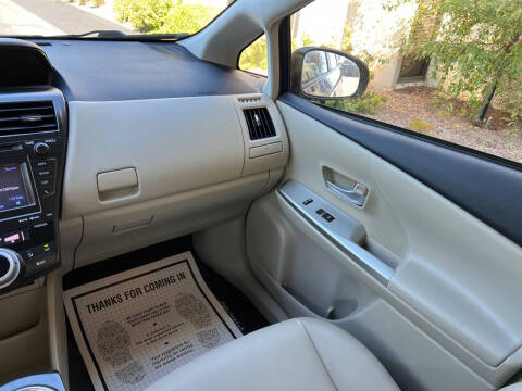 2013 Toyota Prius v Five