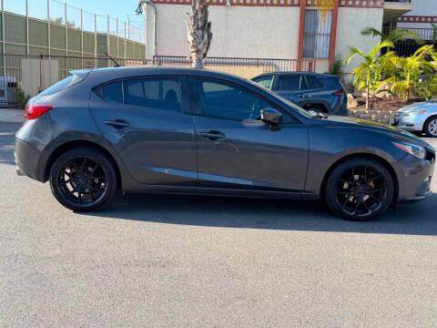 2016 Mazda MAZDA3 i Sport