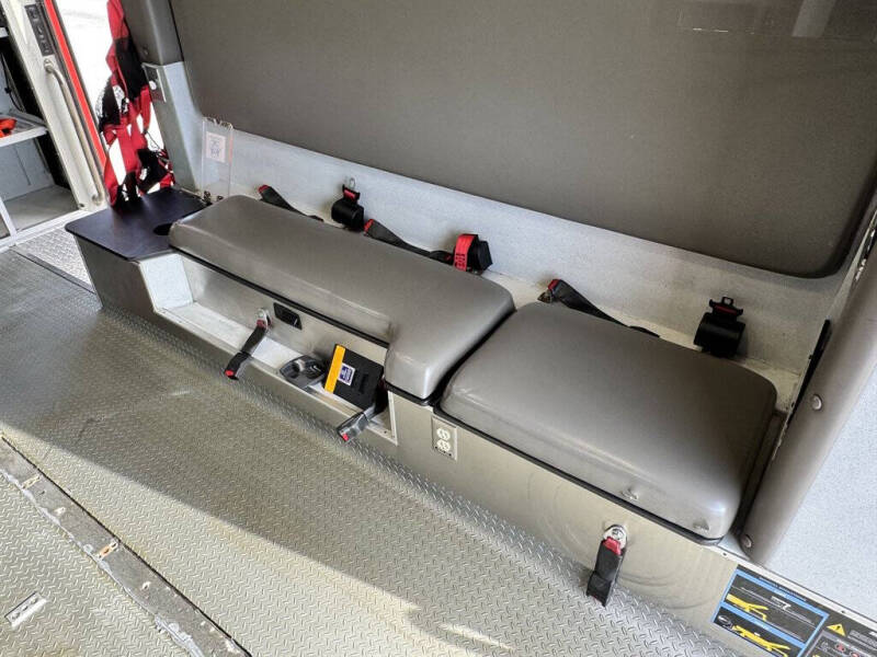 2016 Freightliner M2 106