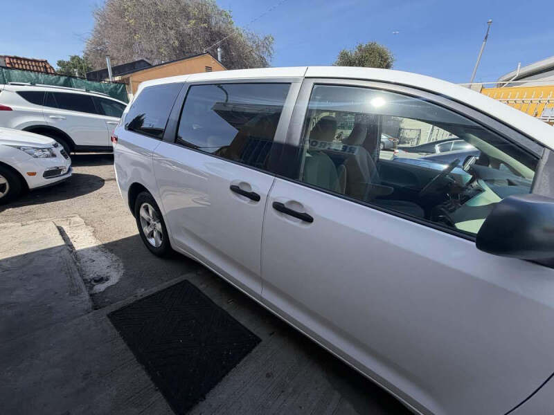 2013 Toyota Sienna L 7-Passenger