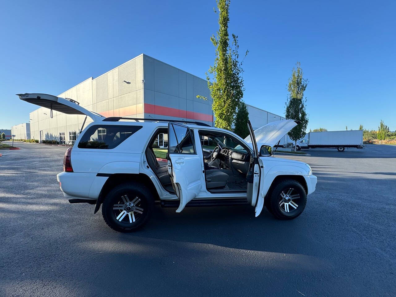 2004 Toyota 4Runner for sale at MISHA MASTER MOTORZ LLC in Portland, OR