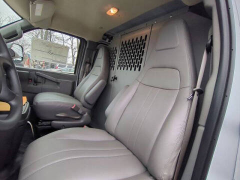 2025 Chevrolet Express 2500