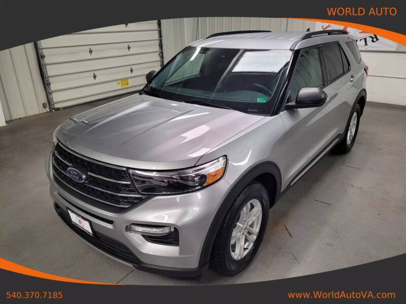 2023 Ford Explorer XLT's photo